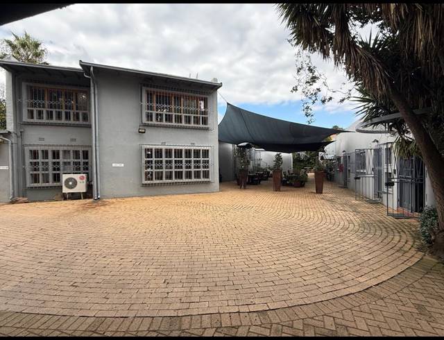 850M² OFFICE FOR SALE IN FERNDALE